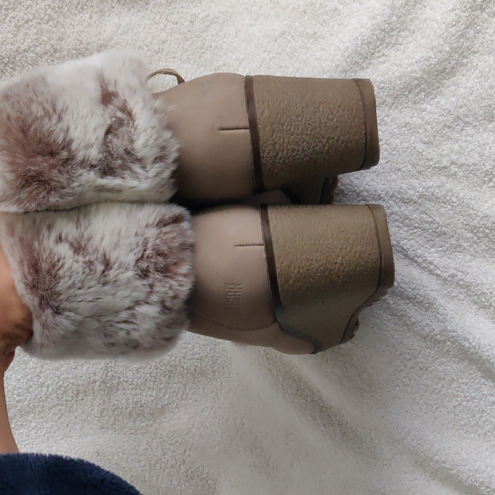 Cougar Penelope waterproof Suede & Rabbit Fur-Trim Wedge Mushroom Booties sz 9 - Picture 7 of 12